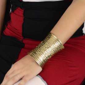 Bracelet-manchette "Nefertiti" en métal doré