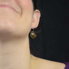 Boucles d'oreilles "Glitter - Dragonne" en métal doré vieilli et cabochon à reflets